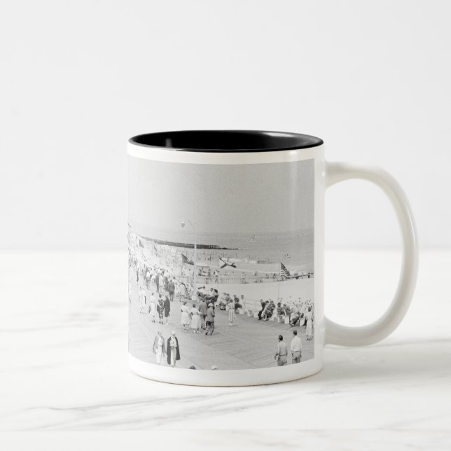 Taza Bicolor Muchedumbres 2 (Derecha)