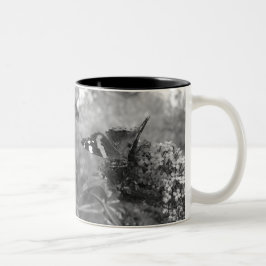 Taza Bicolor Mug - Mariposa almirante en blanco y negro