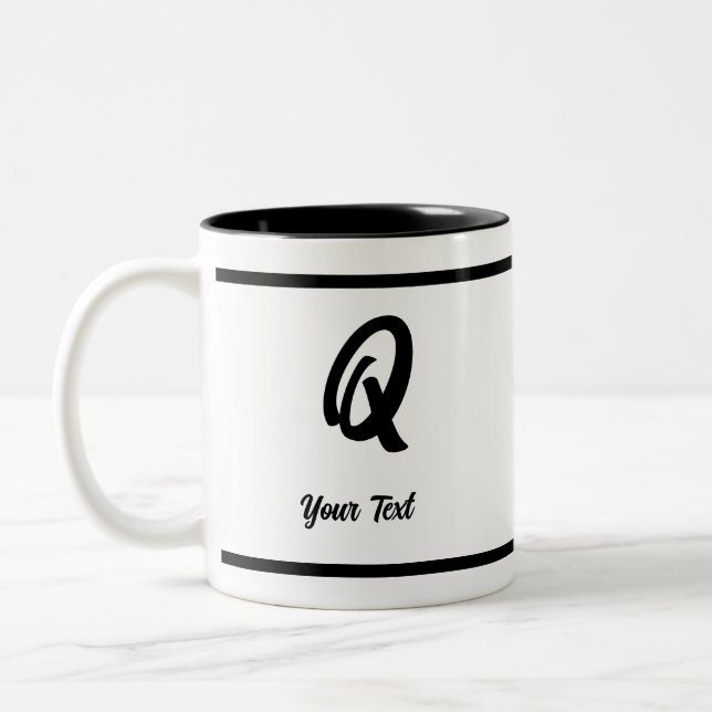 Taza Bicolor Mug White con letra Q en negro (Izquierda)