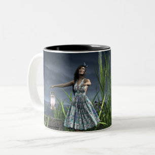 Taza Bicolor Mujer bailando junto al mar