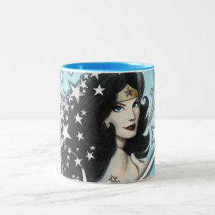 Taza Bicolor Mujer Maravilla y estrellas