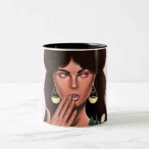 Taza Bicolor Mujer Mística, Gardenias, Retrato Floral Elegante