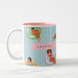 Taza Bicolor Mujeres de verano personalizadas relajándose en lo