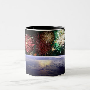 Taza Bicolor Mundo y fuegos artificiales