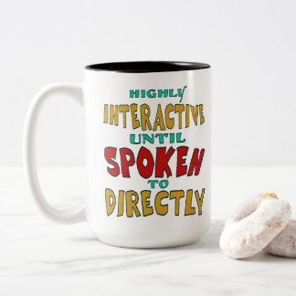 Taza Bicolor Muy interactivo hasta que se le habla directamente
