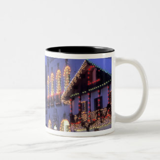 Taza Bicolor NA, EE. UU., Washington, Leavenworth. Calle princi