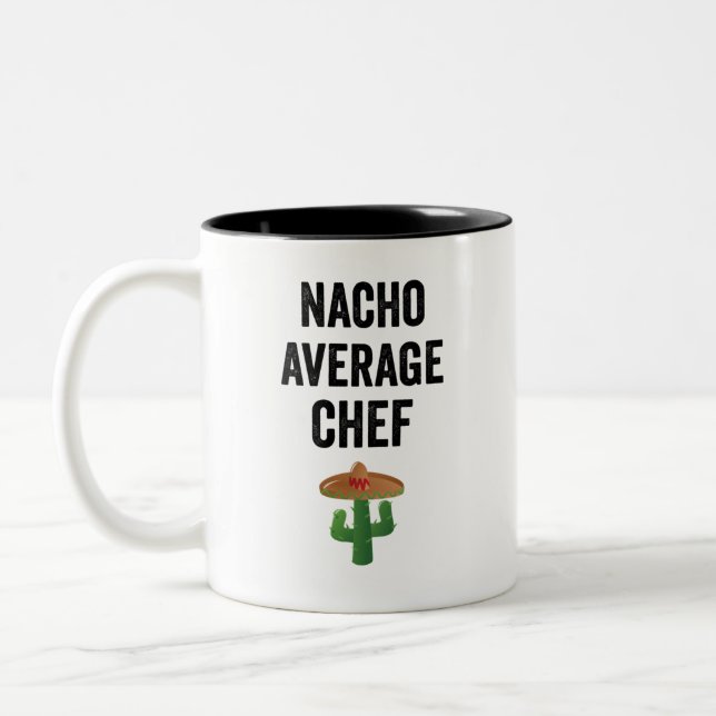 Taza Bicolor Nacho Chef Promedio (Izquierda)