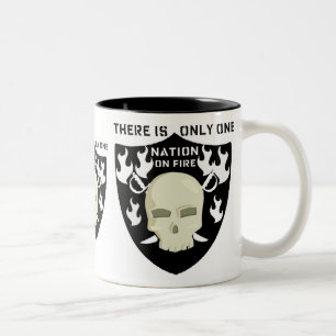 TAZA BICOLOR NACIÓN EN EL FUEGO - HAY SOLAMENTE UNO