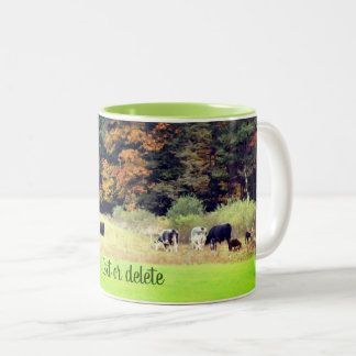 Taza Bicolor Naturaleza del campo vacuno otoñal personalizada