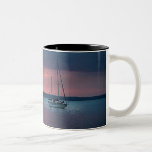Taza Bicolor Navegando en la puesta del sol el Cienfuego,