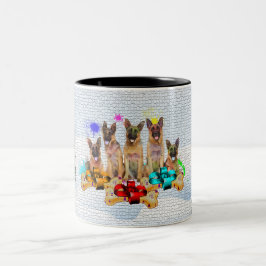 Taza Bicolor Navidades graciosos y adorables del perro pastor a