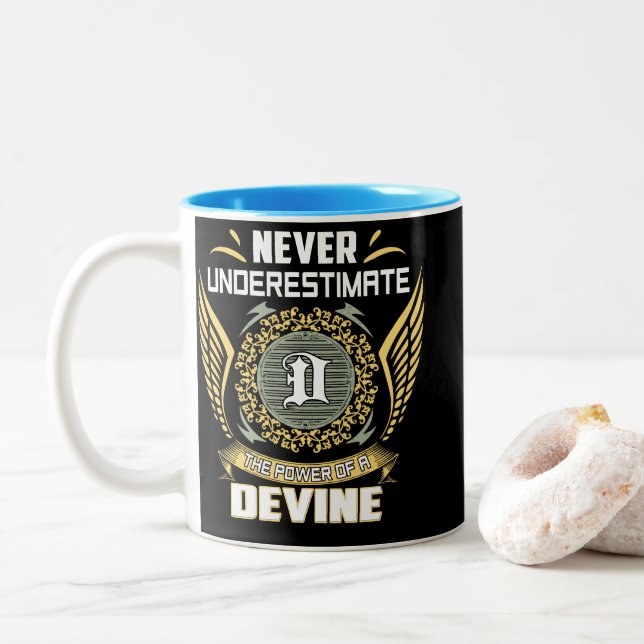 Taza Bicolor Never Underestimate The Power Of A Devine (Con donut)