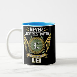 Taza Bicolor Never Underestimate The Power Of A Lei