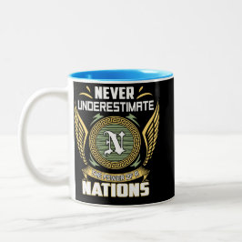 Taza Bicolor Never Underestimate The Power Of A Nations
