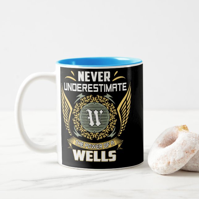 Taza Bicolor Never Underestimate The Power Of A Wells (Con donut)