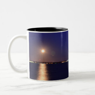 Taza Bicolor Newport Bridge Full Moon Two-Tone Coffee Mug