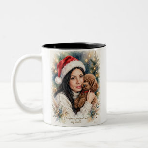 Taza Bicolor Niña besando a cachorro de caniche–Mamá caniche