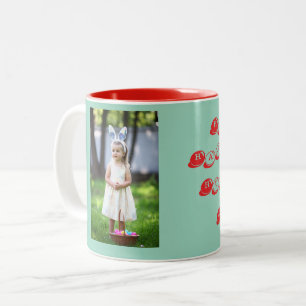 Taza Bicolor Niña de caza de huevos con foto de cesta y oreja d