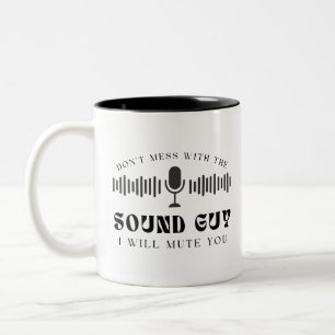 Taza Bicolor No te metas con el tipo sonoro que te silenciaré