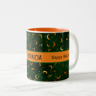Taza Bicolor Nombre en Bokeh de Lunas y Estrellas de Halloween 