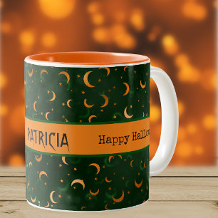 Taza Bicolor Nombre en Bokeh de Lunas y Estrellas de Halloween