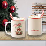 Taza Bicolor Nombre personalizado vintage Christmas Sweet Cake<br><div class="desc">Esta taza tiene un ambiente de Navidad Vintage con una huella retro. Tener un Navidad dulce y un nombre personalizado para el especial de alguien.</div>