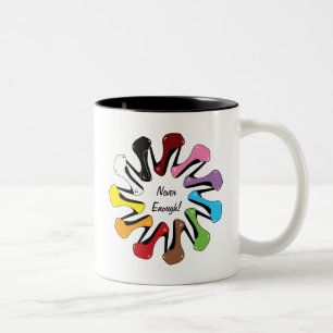 Taza Bicolor Nunca bastantes zapatos (personalizable)