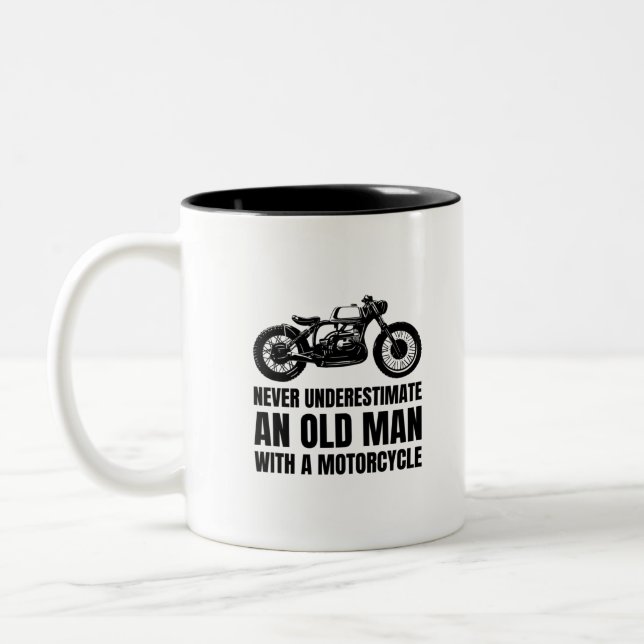 Taza Bicolor Nunca Subestimes A Un Viejo Con Motocicleta (Izquierda)