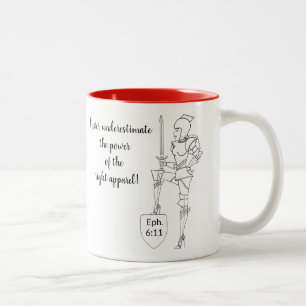 Taza Bicolor "Nunca subestimes el poder de la ropa”