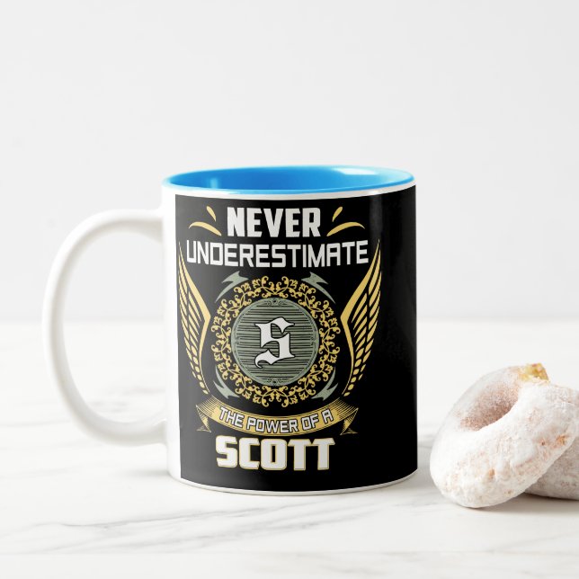 Taza Bicolor Nunca Subestimes El Poder De Un Scott (Con donut)