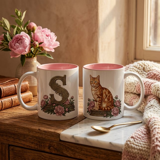 Taza Bicolor Orange Tabby Cat Monogram Mug (Orange Tabby Cat Monogram Mug - Personalized Initial Mug -Ginger Cat Lover Gift )