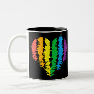 Taza Bicolor Orgullo LGBT+. Corazón arcoíris.