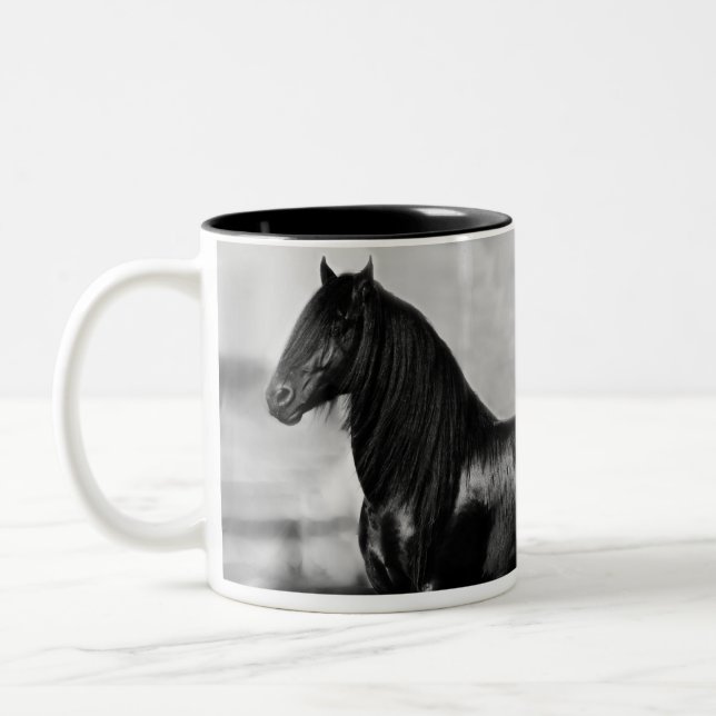 Taza Bicolor Orgulloso caballo de semental negro frisón (Izquierda)
