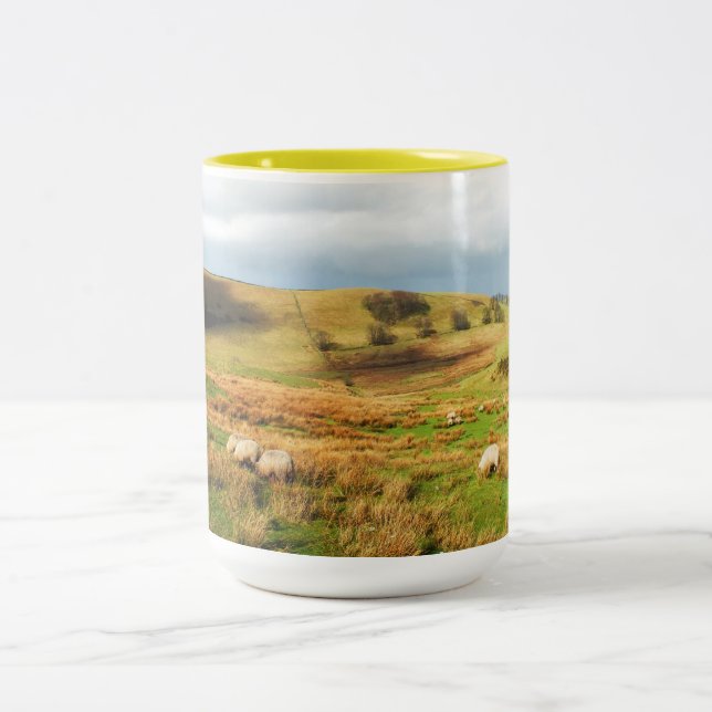Taza Bicolor Oveja en el distrito Pico (Centro)