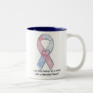 Taza Bicolor Padre de un niño con un corazón reparado