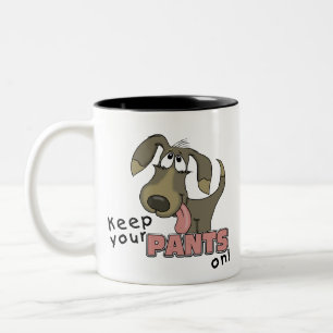 Taza Bicolor Pantando Pantalones Para Mantener Perros