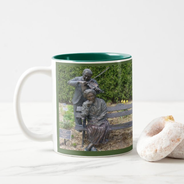 Taza Bicolor Pareja Anciana Jardín Botánico Serenade (Con donut)