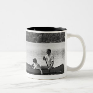 Taza Bicolor Pares en una canoa