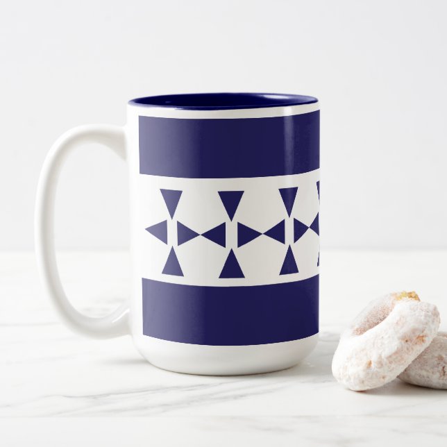 Taza Bicolor Patrón de bandas triangulares azules (Con donut)
