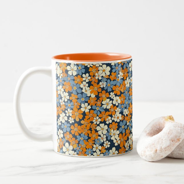 Taza Bicolor Patrón de flores de Ditsy (Con donut)