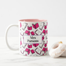 Taza Bicolor Patrón de libros bibliotecarios rosados para profe