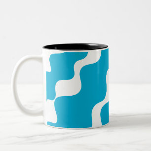 Taza Bicolor Patrón de ondas inclinadas azules y blancas