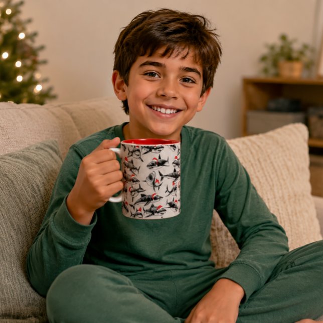 Taza Bicolor Patrón de tiburón de Santa (Christmas Shark Mug)