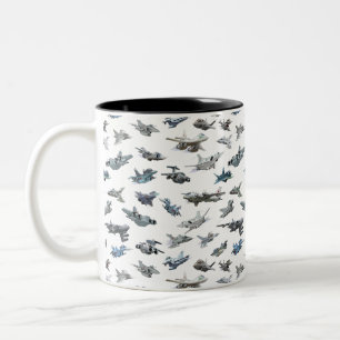 Taza Bicolor Patrón ininterrumpido de aviones militares persona