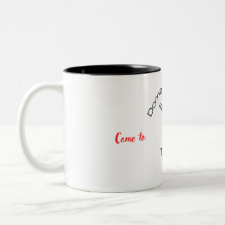 Taza Bicolor Peligro Doméstico