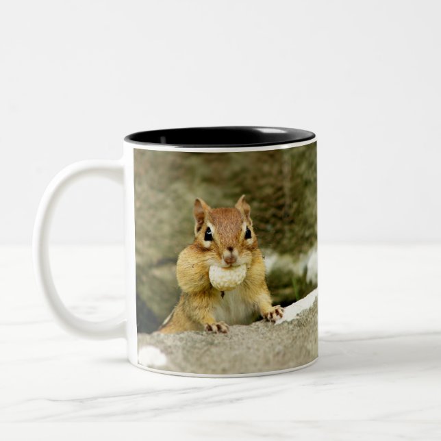 Taza Bicolor Pequeño Chipmunk hambriento (Izquierda)