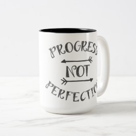 Taza Bicolor Perfección del progreso no gris oscuro en blanco