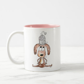 Taza Bicolor Perro caprichoso con gato en la cabeza