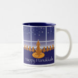 Taza Bicolor Perros de WagsToWishes_Menorah<br><div class="desc">Nuestros perros esperanzados de Jánuca hacen un gran regalo para una de las ocho noches, y pondrán una sonrisa que brilla intensamente en la cara de cualquier beneficiario afortunado. Más usted puede añadir un nombre o un texto al lado en blanco. ¡Apenas haga clic el "personalizar él, " y usted...</div>