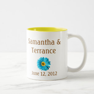 Taza Bicolor Personalizable de flores de margarita azul